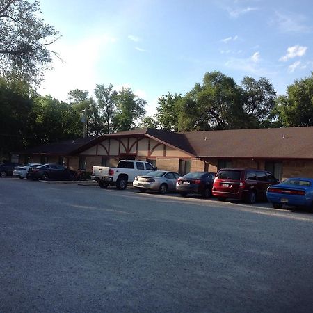 Coronado Motel & Rv Park Lindsborg Екстер'єр фото