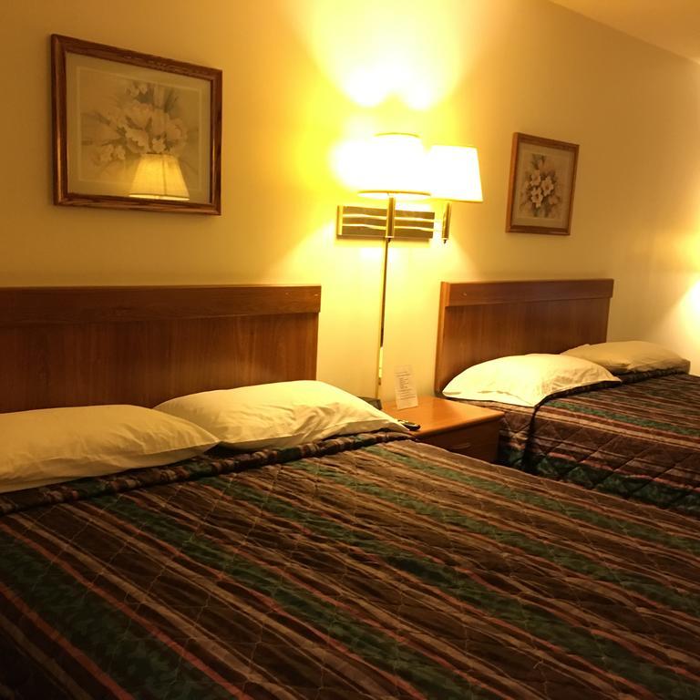 Coronado Motel & Rv Park Lindsborg Екстер'єр фото