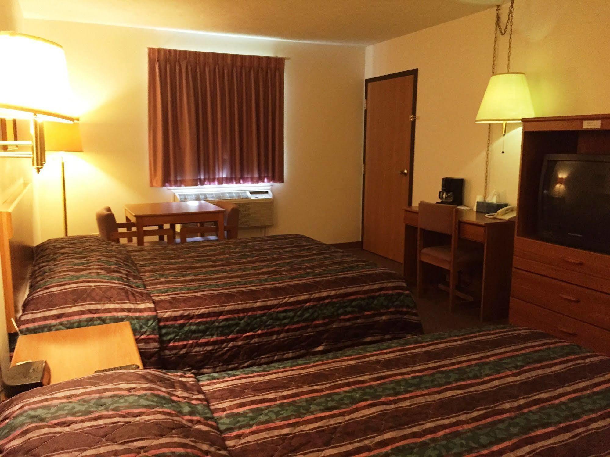 Coronado Motel & Rv Park Lindsborg Екстер'єр фото