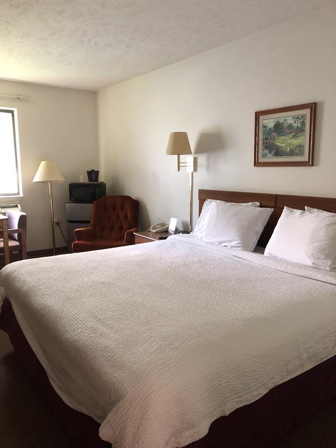 Coronado Motel & Rv Park Lindsborg Екстер'єр фото
